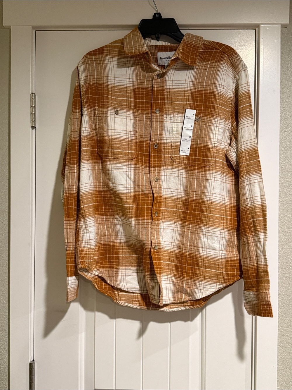 Casual Plaid Button-Down Shirt in Brown & White